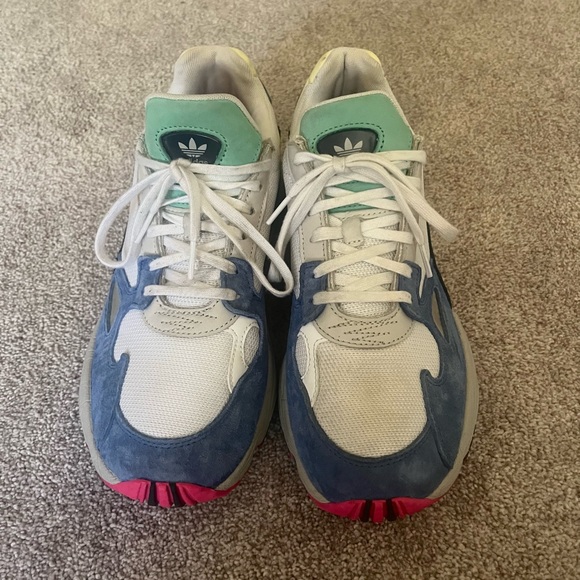 Kylie Jenner x Adidas Falcons - Picture 5 of 5